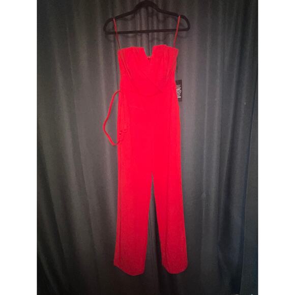 White House Black Market Pants - WHBM Jumpsuit Size 0 Great For Christmas NWT